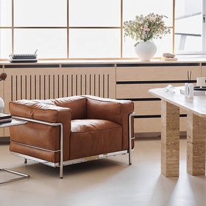 Fauteuil LC3 Style en cuir pleine fleur brun clair avec structure en acier inoxydable poli, <span class=keywords><strong>chaise</strong></span> d'appoint moderne pour salon - Product Image 1