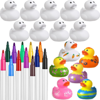 Canards en caoutchouc blanc de 2 pouces Canards en caoutchouc créatifs avec stylos de 12 couleurs pour flotteur de piscine Cadeaux d'anniversaire pour enfants