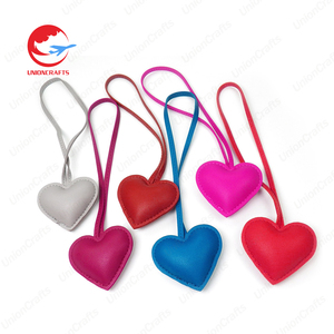 2025 OEM Tùy Chỉnh Chính Hãng Móc Khóa Da Cho Tình Yêu Trái Tim Khắc Vài Tên Ngày Valentine Quà Tặng Cho Số Lượng Lớn Đơn Đặt Hàng - Product Image 5