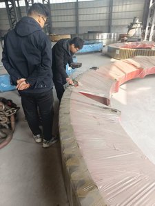 גלגל שיניים מותאם אישית בעל קשיות גבוהה לטחנת כדורים עם חריטת גלגלי שיניים מדויקת לציוד טחינת עפרות - Product Image 6