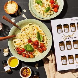Coffret Cadeau d'Huile d'Olive Vierge Extra Pressée à Froid Espagnole Infusée aux Saveurs Gourmandes (Ail, Piment, Chipotle) – Pack de 18 - Product Image 4