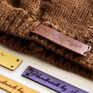 カスタムビーガン縫い付けラベルかぎ針編みニットアイテムパーソナライズされたフェイクレザーラベルビーニータグスエードタグスエードパッチ名タグ