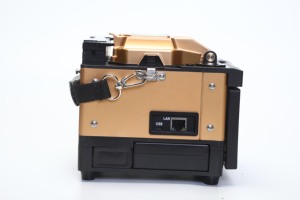 Máquina de empalme de pantalla táctil de fabricante chino, máquina de soldadura de fibra óptica de 4 motores, empalmadora Tumtec Comway - Product Image 4