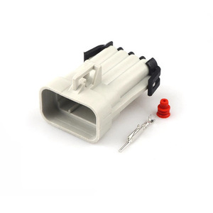 ขั้วต่ออัตโนมัติ 7 พิน ปลั๊กกันน้ำ พลาสติกสีขาว IP20 สำหรับใช้ในรถยนต์ - Product Image 1