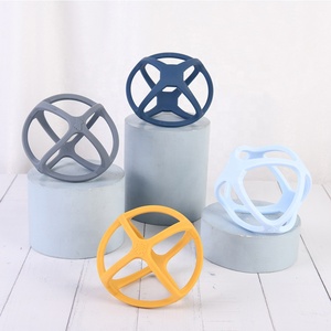 Mordedores de silicona suave directos de fábrica para bebés, juguetes seguros para niños pequeños para masticar, Material de grado alimenticio con forma de bola exprimible - Product Image 3