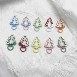 Anneau porte-clés coloré en forme de sapin de Noël avec fermoir à ressort, en alliage de zinc, anneau ouvert pour la fabrication de bracelets, formes variées, sac 2025 - Product Image 2