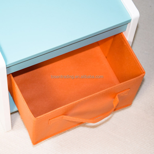 Ensemble table et chaises pour enfants double face avec rangement, bacs en tissu et en plastique, bureau d'activités en bois pour enfants - Product Image 5