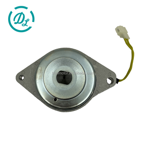 ชุดประกอบไดชาร์จ EexcavaStart 12V 20A รุ่น 10939N AM877557 สำหรับรถขุด 670 770 รถแทรกเตอร์ เปลี่ยนแทนได้โดยตรง - Product Image 1