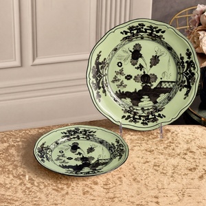Assiette en céramique écologique à bord festonné, motif floral vintage sur porcelaine, vaisselle moderne de 8 et 10 pouces - Product Image 3