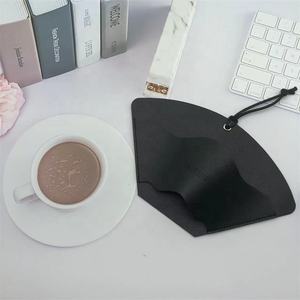 Soporte de filtro de café de goteo de mano en forma de abanico colgante de cuero de imitación para café - Product Image 4