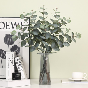 Feuilles d'eucalyptus artificielles Ruilisi 80cm, plante en plastique et soie verte pour décorations de maison et de mariage - Product Image 1