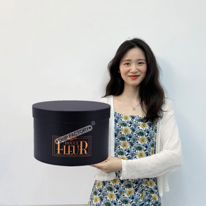 Luxury Customized Black Round Rose Gift Packaging Cylinder 2 Piece Cardboard Hat Flower Box With Logo