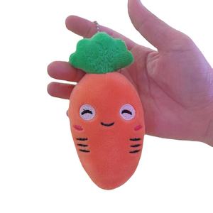 Lindo Colgante de Zanahoria de Dibujos Animados Realista, Llavero de Peluche Suave de Frutas y Verduras, Muñeco al por Mayor para Bolsos y Accesorios de Llaves - Product Image 5