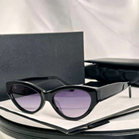 Lunettes de soleil unisexes de haute qualité avec verres dégradés rouges, monture carrée intégrale, protection UV400 pour les activités de plein air et les voyages