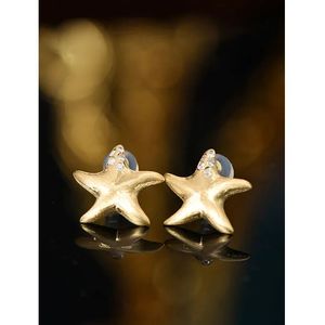 Pendientes Xinfly Hipoalergénicos Antideslustre de Oro Puro Genuino de 18kt AU750 con Diseño de Estrella de Mar y Diamantes, Acabado Mate Cepillado, Estilo Funky - Product Image 4