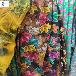 Productos listos Proveedor de fábrica Venta al por mayor rápida de tejido de poliéster Masa Impreso Flocado Stock Tela para prendas de vestir - Product Image 5