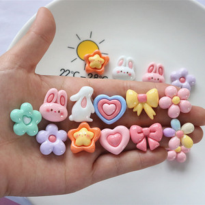 Venta al por mayor de abalorios planos de resina flor conejo corazón DIY joyería encantos DIY crema pegamento horquilla zapato materiales hechos a mano resina encantos - Product Image 2