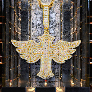 Pendentif croix en argent sterling 925 plaqué or ZONGA HOUSE Hip Hop avec moissanite taille baguette et motif aile pour homme/femme/unisexe - Product Image 3