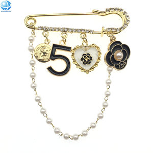 レディース向け ラグジュアリー ジュエリー 有名ブランド CC GG デザイナー ブローチ ファッション ヴィンテージ ジュエル セット ダブルC G パール フリンジ ブローチ ピン - Product Image 1