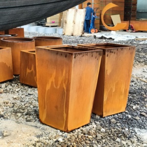 Jardinière rectangulaire en acier Corten pour extérieur, grande jardinière en métal résistante aux intempéries pour la maison, les centres commerciaux et l'aménagement paysager - Product Image 6