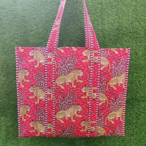 Sac fourre-tout en coton à imprimé floral matelassé écologique sac à bandoulière Boho Hippie réversible marché de voyage plage imprimés d'animaux imprimés à la main - Product Image 1