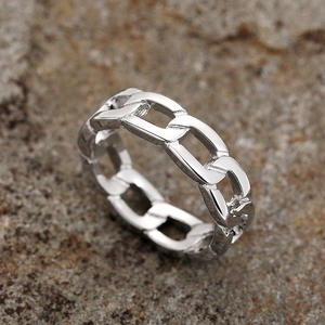 Anello Geometrico in Acciaio Inossidabile Q814, Gioiello Unisex Moderno e Alla Moda, Design Semplice - Product Image 1