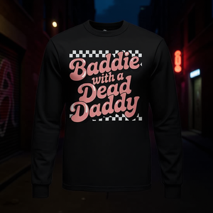 Camiseta de manga larga Baddie With A Dead Daddy, algodón negro, talla unisex para adultos - Product Image 3