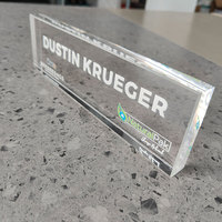 Plaque de nom en acrylique 3D personnalisée avec logo de marque imprimé, support d'affichage pour bureau, hôtel, réception, comptoir, plaque de nom de bureau en acrylique