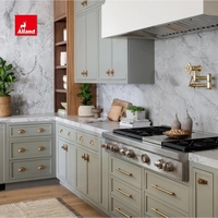 Armoires de Cuisine Rustiques en Bois Massif Peint en Bleu, Modèle Shaker Alland Moderne, avec Îlot et Plan de Travail en Quartz