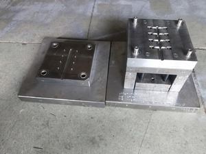 Herramientas de prensa de troquel progresivo de excelente calidad para componentes de chapa disponibles a precio competitivo - Product Image 2