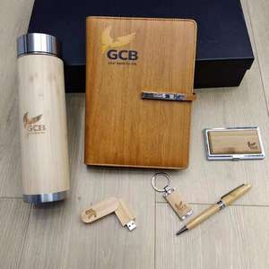 Artículos Promocionales Únicos: Sets de Cuadernos de Madera, Bolígrafos y Tazas Térmicas con Porta Tarjetas de Visita/USB y Llavero para Regalos - Product Image 2