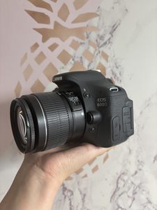 Cámara Digital de Segunda Mano Canon 600d Kit 18MP HD Video <span class=keywords><strong>para</strong></span> <span class=keywords><strong>Principiantes</strong></span> al Mejor Precio - Product Image 1