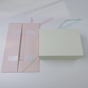 Boîte cadeau pliable de luxe avec logo personnalisé, boîte en carton pliable avec fermeture magnétique et ruban - Product Image 2