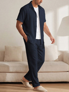 Set <span class=keywords><strong>estivo</strong></span> da <span class=keywords><strong>uomo</strong></span> con camicia a maniche corte a righe e pantaloni, abbigliamento casual per la casa, può essere indossato anche all'esterno, <span class=keywords><strong>pigiama</strong></span> leggero, di alta gamma per l'estate. - Product Image 3