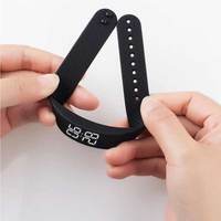 Bracelet Connecté OLED Intelligent à Prix d'Usine avec Alarme Vibrante, Podomètre de Course et Bracelet Carré en Silicone