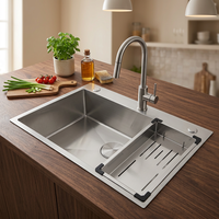 Évier d'angle de cuisine tendance en acier inoxydable à montage sur le dessus, design moderne pour cuisine commerciale, logo personnalisé