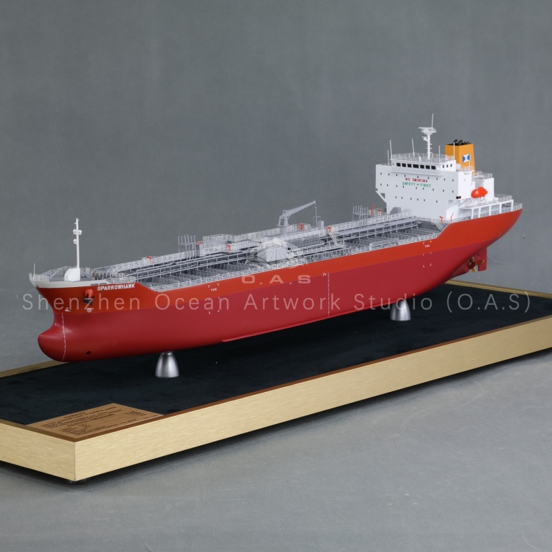 Modelo de barco petrolero de 73 cm