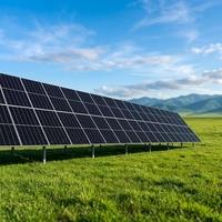 Panneaux solaires monocristallins PERC bifaciaux double vitrage tout noir IP68 haute efficacité 560W-585W à prix de gros