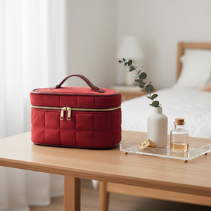 Bolsas de Cosméticos de Lujo Personalizadas con Asa Acolchada, Elegantes Estuches de Maquillaje de Terciopelo Holandés para el Uso Diario y Estancias en Hoteles - Product Image 3