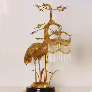 Lampada da Tavolo <span class=keywords><strong>con</strong></span> Corvo Coronato in Bronzo, <span class=keywords><strong>Paralume</strong></span> <span class=keywords><strong>con</strong></span> <span class=keywords><strong>Perline</strong></span> di Cristallo e Nappine, Lampade da Comodino Dimmerabili, Illuminazione Decorativa - Product Image 1