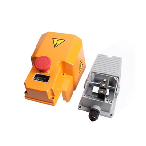Interruptor de pedal LTH 1/6 con botón de parada de emergencia 1NO1NC IP65 para máquinas de corte y plegado - Product Image 3