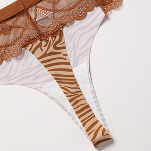 Bragas de mujer europeas americanas <span class=keywords><strong>Tanga</strong></span> sexy Ropa interior Chicas <span class=keywords><strong>En</strong></span> <span class=keywords><strong>Tanga</strong></span> <span class=keywords><strong>Hot</strong></span> Sexy Lace G-string Bragas Tangas de encaje para mujer - Product Image 4