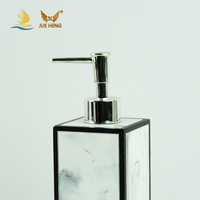Ensemble d'accessoires de salle de bain en résine écologique avec distributeur de savon, boîte à mouchoirs et porte-brosse à dents, décoration de salle de bain pour la maison et l'hôtel