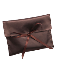 Enveloppe en satin personnalisée Sac d'emballage cadeau cosmétique Perruque en cheveux en satin de soie imprimée avec logo personnalisé Pochette enveloppe à poussière pour lingerie