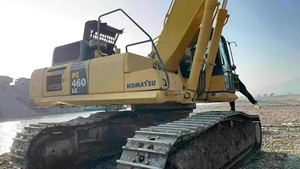 รถขุดมือสอง Komatsu Pc460LC 46 ตัน เครื่องยนต์ 257 กิโลวัตต์ ระบบ PLC เกียร์ไฮดรอลิก ปั๊มไฮดรอลิก ประสิทธิภาพดีที่สุด ขาย - Product Image 2