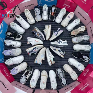 Venta Directa de Fábrica de un Gran Número de Zapatos Baratos en Liquidación - Product Image 1