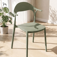 Chaise de salle à manger en plastique avec dossier, en polypropylène robuste, pour usage en restaurant