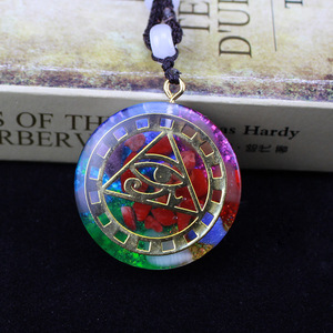 Pendentif en résine époxy œil d'Horus, collier à breloque géométrique en alliage de zinc, bijoux cadeau - Product Image 1