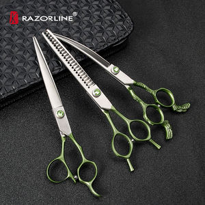 <span class=keywords><strong>Pet</strong></span> <span class=keywords><strong>Grooming</strong></span> Scissors Set Caixa De Couro Prata Verde Eco Tesoura De Aço Inoxidável Offset Handle para a Limpeza Do Cabelo Do Cão - Product Image 2