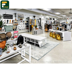 Meuble de magasin de vêtements de luxe contemporain : présentoir mural, étagère, comptoir de caisse - Product Image 4